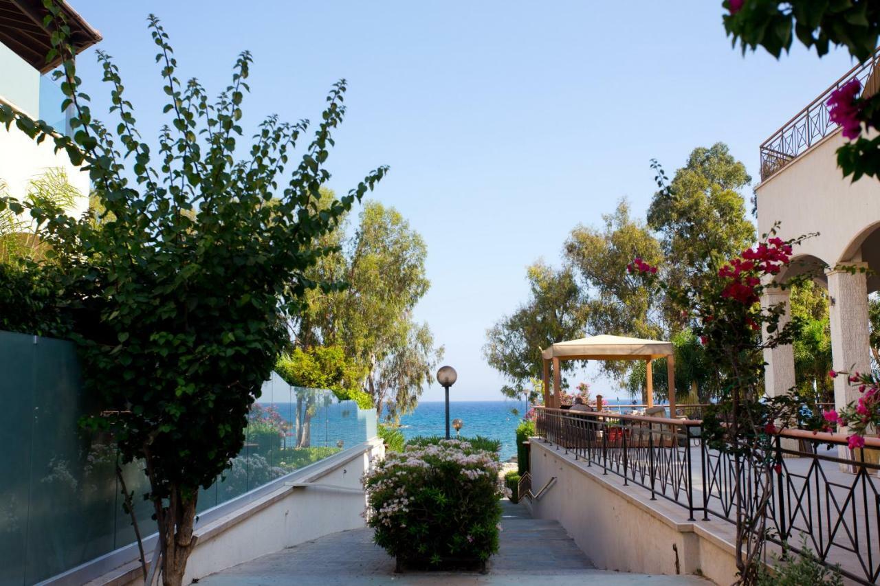 Galatex Beach Living By Trulycyprus Лимасол Екстериор снимка