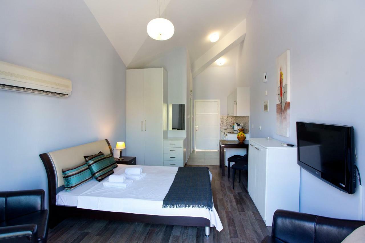 Galatex Beach Living By Trulycyprus Лимасол Екстериор снимка